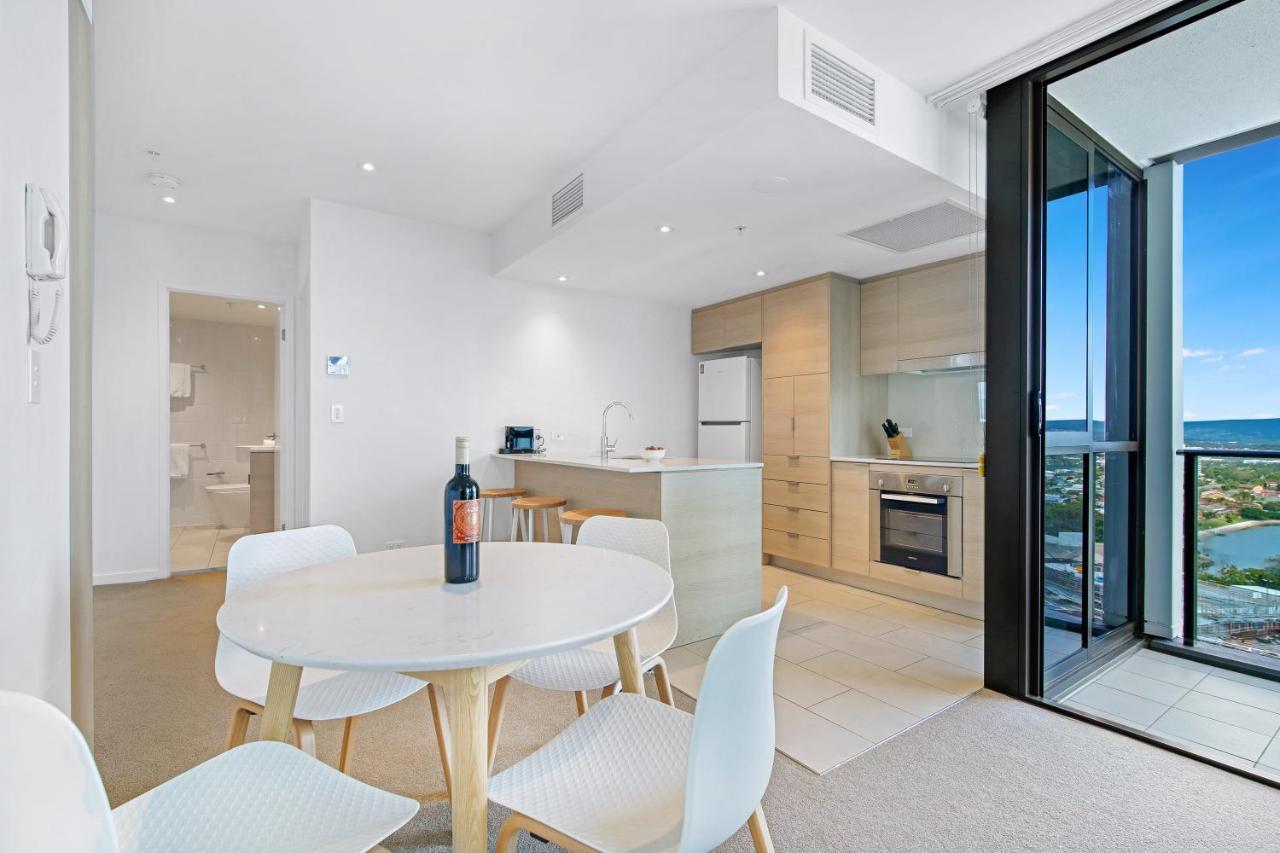 The Eureka Gold Coast Residence On Broadbeach ภายนอก รูปภาพ