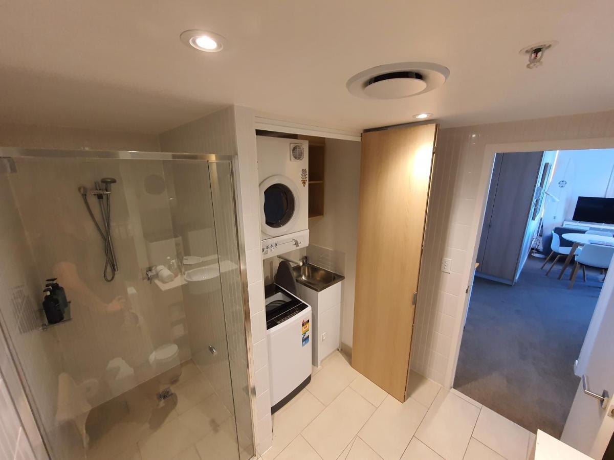 The Eureka Gold Coast Residence On Broadbeach ภายนอก รูปภาพ